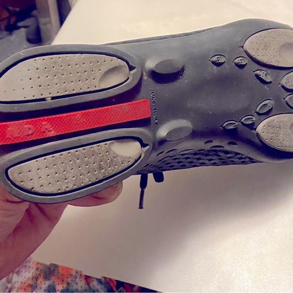 Size 9 1/2 Prada men’s shoes, diamond point style. Worn only a few times - Picture 5 of 9